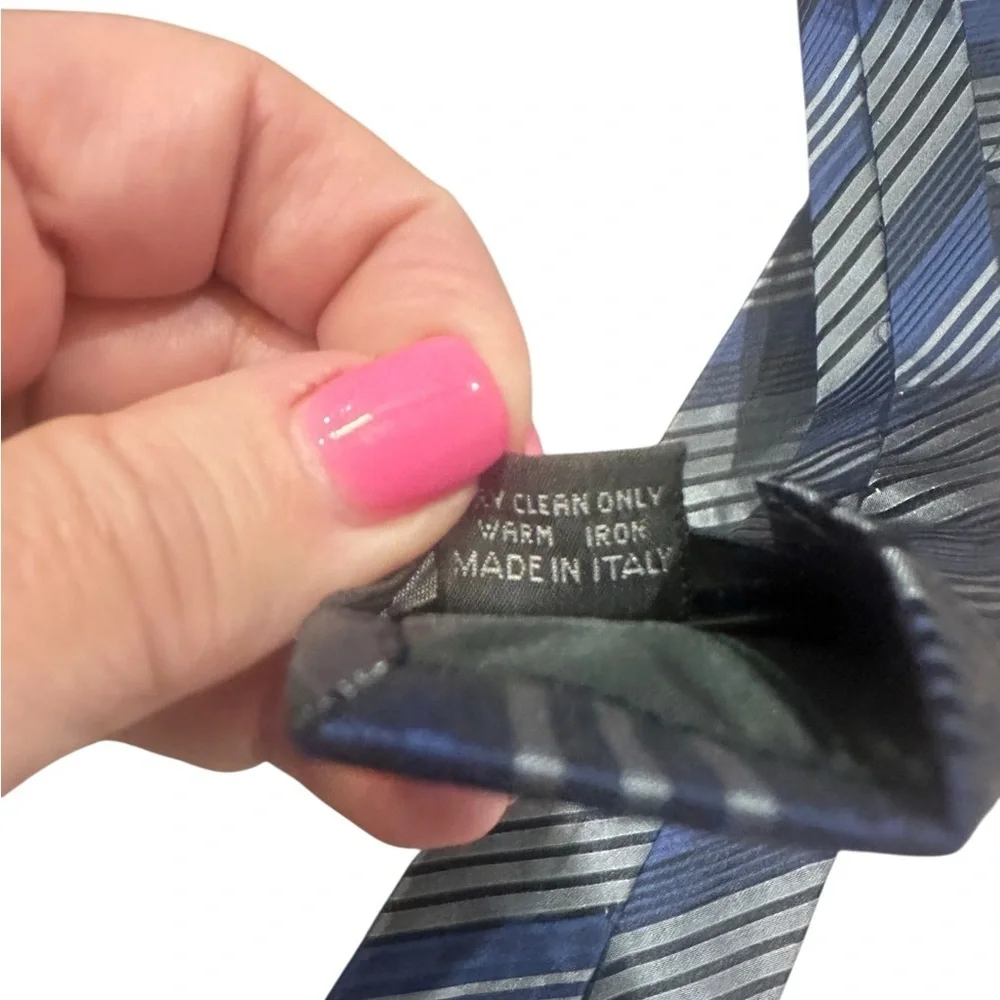 Ermenegildo Zegna Necktie 100% Silk Italy Charcoal Gray Blue Diagonal Stripe Tie